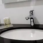 فندق Slaap Bij Trix 3*